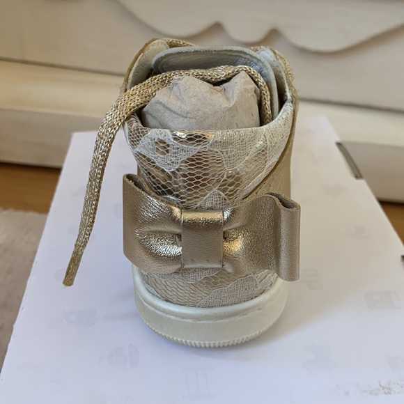 Falcotto by Naturino Girls Gold Leather Trainers size 24 euro Us 8 NWT - Picture 9 of 12